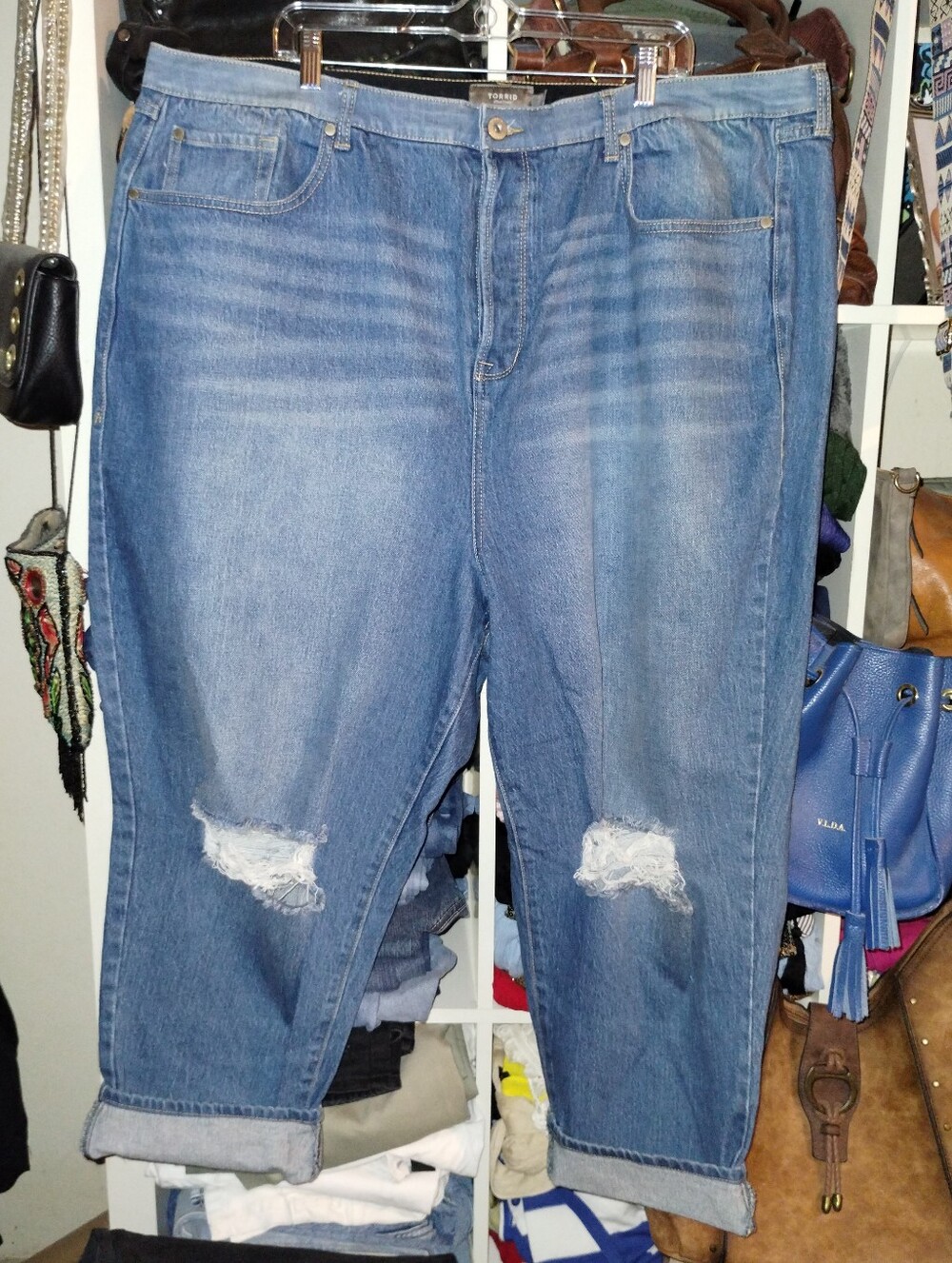 Torrid 26R Feel The Fit Elastic Waist Jeans